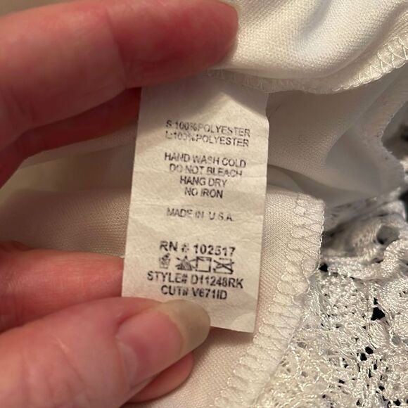 Soprano Crochet Lace White Sleeveless Less Medium made in USA lined - Picture 5 of 5